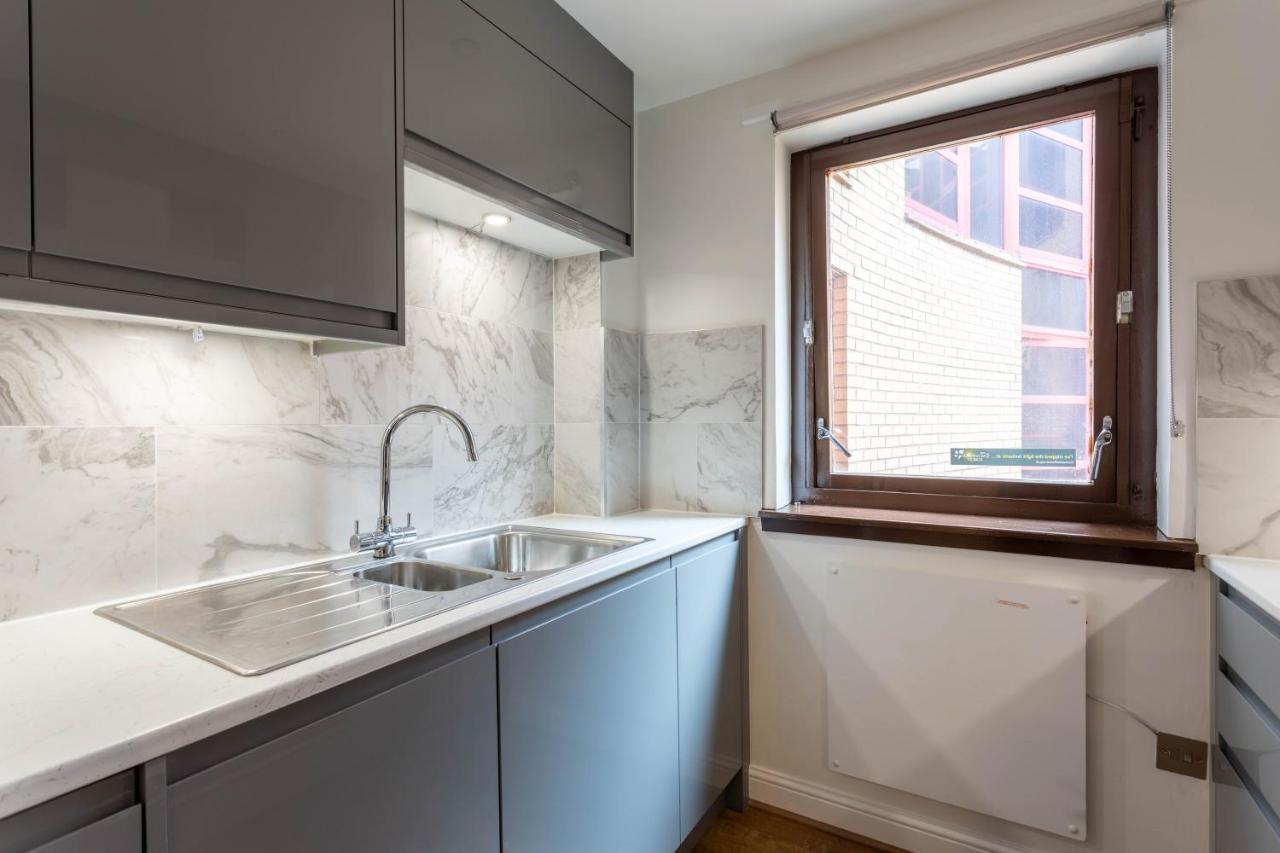 Stunning 1 Bed Merchant City Apartment With Parking Glasgow Exterior photo